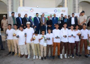 لملس يدشن مبادرة مدارس خضراء بعدن