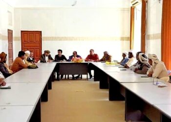 وكيل شبوة يوجه بوقف التصرفات غير القانونية في تحصيل إيرادات القطاع السمكي