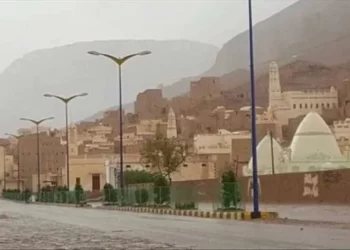 بدء أعمال صيانة وتأهيل خط حريضة عمد بوادي حضرموت