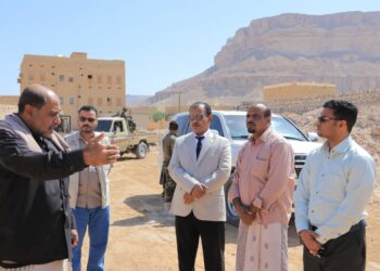 العامري يتفقدمشروع منشآت نادي الإتفاق بالحوطة بشبام