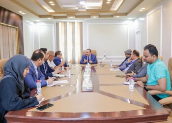 وزير النقل يتابع سير تنفيذ مشروع مركز الصيانة والهندسة الإقليمي بمطار عدن الدولي