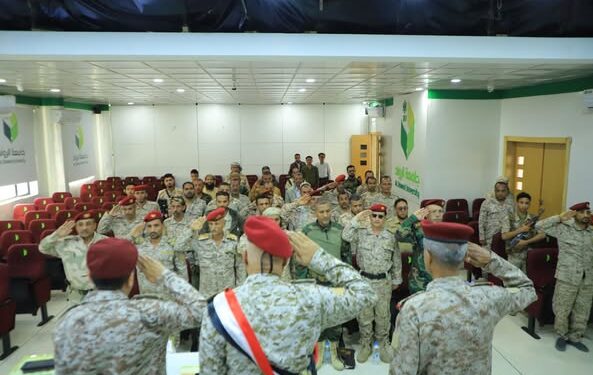 شعبة التوجيه المعنوي بمحور تعز تدشن خطةالتدريب بورشة عمل وتكريم المبرزين
