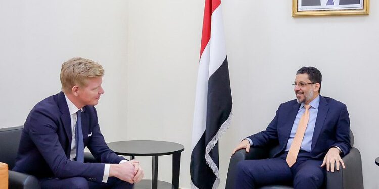 المبعوث الاممي يعرض علي رئيس الوزراء ووزير الخارجيه نتائج جولته الاخيره