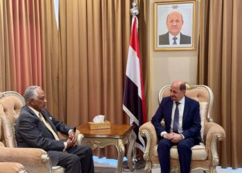 وزير الخارجية يتسلم نسخة من أوراق اعتماد سفيري السودان واليابان