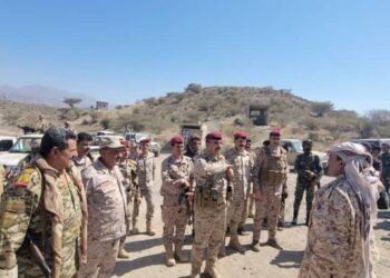 رئيس  العمليات وقائد المنطقة الرابعة يتفقدان جبهات محور الضالع