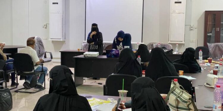 اختتام دورة تدريبية لضباط الانذار المبكر للأمراض الوبائية بعدن