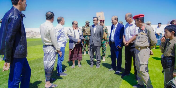 تدشين  العمل بمشروع إعادة تأهيل ملعب الفقيد الخليفي في عتق.