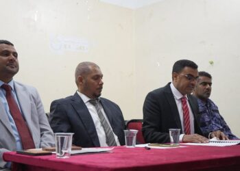 تنفيذي سقطرى يقر منع الأعمال المخالفة على السواحل والمواقع البيئية الأثرية