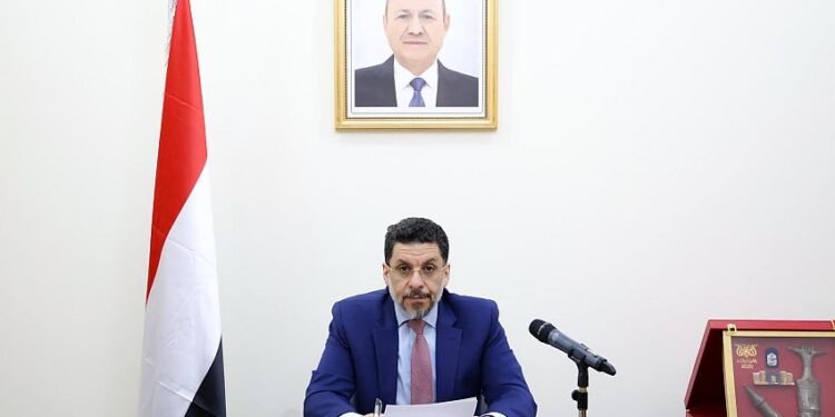 رئيس الوزراء يوجه بإعادة هيكلة التمويل الصحي ووضع حوافز للأطباء والكوادر الصحية