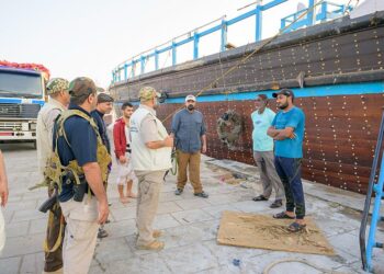 طارق صالح يتفقد ميناء المخا ويطلع على حركة تصدير المنتجات الزراعية