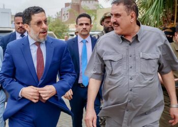 رئيس الوزراء يطلع على سير العمل في أمن عدن