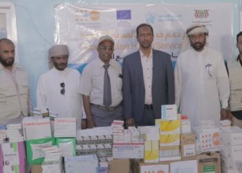 تسليم مستلزمات صحية لقسم الأمومة والطفولة بمستشفى الغيضة