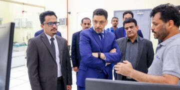 رئيس الوزراء يوجه بعدد من الحلول الاسعافية العاجلة لمعالجة انقطاعات الكهرباء في عدن