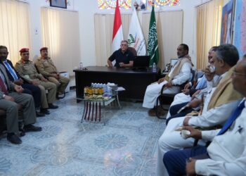 مستشار وزير الدفاع يشيد بالدور الإنساني لمشروع “مسام”