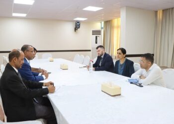 السفيره البريطانيه تبحث مع وزراء الدفاع والعمل والشباب  التعاون المشترك