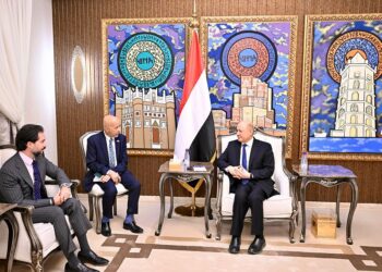 العليمي يشيد بجهود الولايات المتحدة في تنفيذ قرار حظر الاسلحة الايرانية