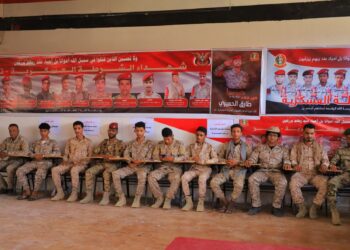محور تعز يختتم دورة تدريبية للمصورين الحربيين