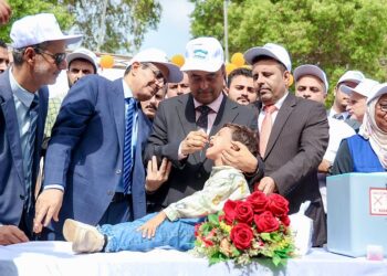 رئيس الوزراء يدشن الجولة الأولى من حملة التحصين ضد شلل الأطفال