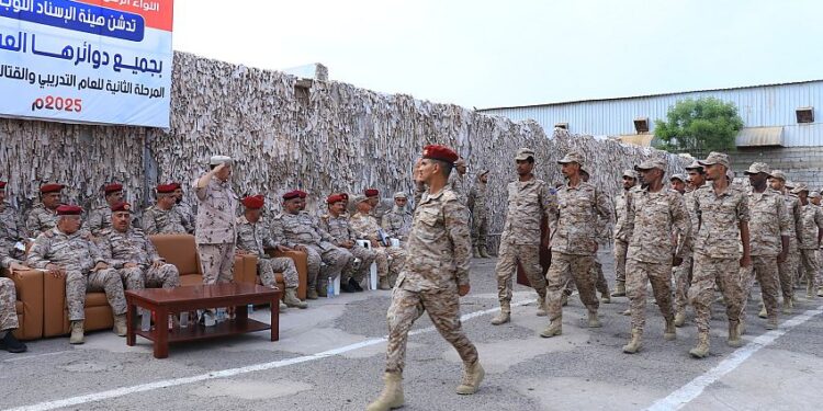 القاعدة الإدارية بعدن تدشن المرحلة الثانية من العام التدريبي والعملياتي والقتالي