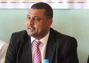 وكيل سقطرى يتفقد سير العمل في مؤسسة المياه