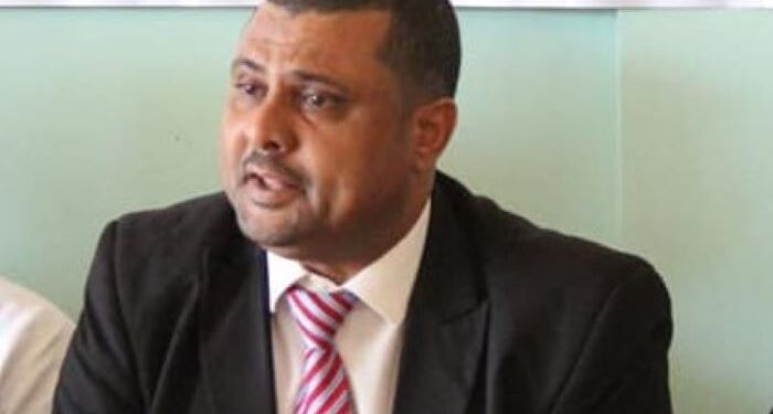 وكيل سقطرى يتفقد سير العمل في مؤسسة المياه