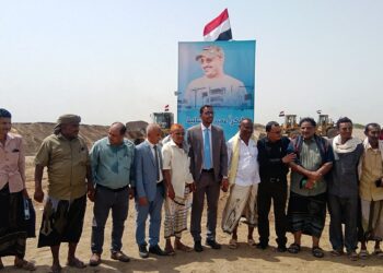 المطري والقديمي  يدشنان العمل في مشروع تسوير موقع جامعة الحديدة