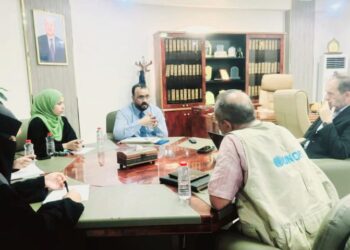 وزير الأشغال يبحث مع ممثل الـ (UNOPS) سير تنفيذ مشاريع الطرق في  المحافظات