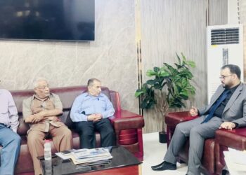 وزير الأشغال يناقش سير تنفيذ المشاريع التنموية في المحافظات المحررة