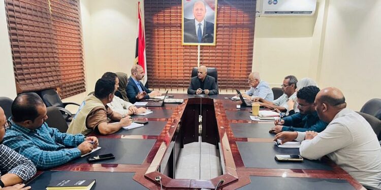 الشرجبي يبحث مع البرنامج الإنمائي آليات تنفيذ مشاريع المياه والبيئة