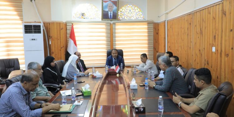 العامري يطلع على مشروع زيادة الطلب على التحصين في تريم والقطن