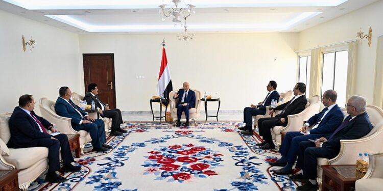 العليمي للمقاومه الوطنيه : علينا التفرغ لمعركة استعادة مؤسسات الدولة