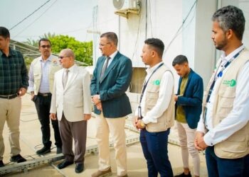 العمقي يدشن مشاريع الطاقة الشمسية لثلاثة مراكز صحية بالمكلا