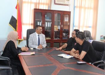 امين حضرموت يطّلع على  البرنامج التدريبي لتأهيل الفتيات في المجالات الرقمية والتقنية