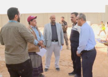 العمقي يطّلع على نسبة الإنجاز في مشروع مركز الصادرات السمكية بحضرموت