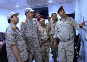 مدير العمليات الحربية يُشيد بخطط الانتشار والتأهيل التخصصي بالمنطقة السادسة