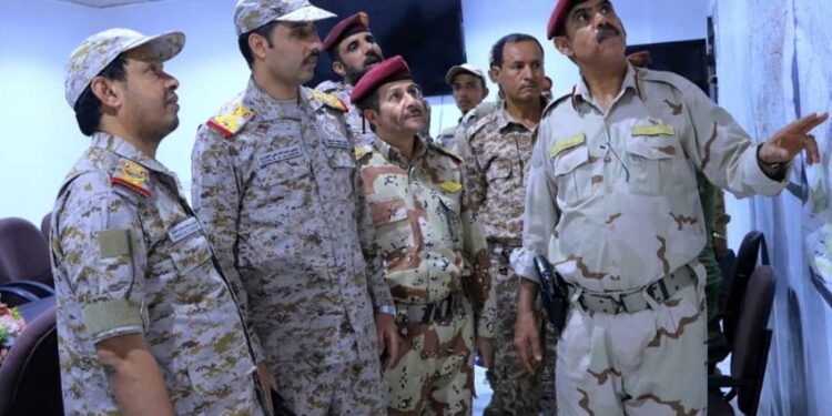 مدير العمليات الحربية يُشيد بخطط الانتشار والتأهيل التخصصي بالمنطقة السادسة