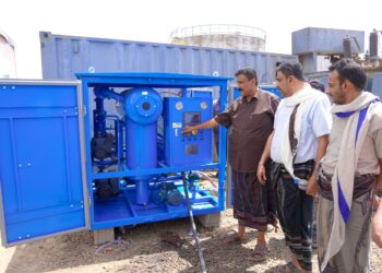 الكندي يدشّن جهاز فلترة زيوت محولات كهرباء شبوة