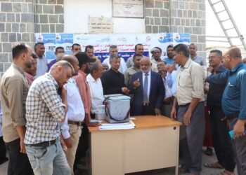 محافظ الحديدة يدشن حملة التحصين ضد مرض الكوليرا