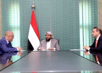 المحرّمي يناقش مع باذيب استراتيجية   قطاعي التخطيط والاتصالات