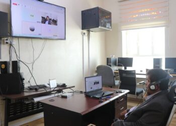 نيمر يتابع  إجراءات تعويم الناقلة (مليحة) الجانحة في ميناء نشطون