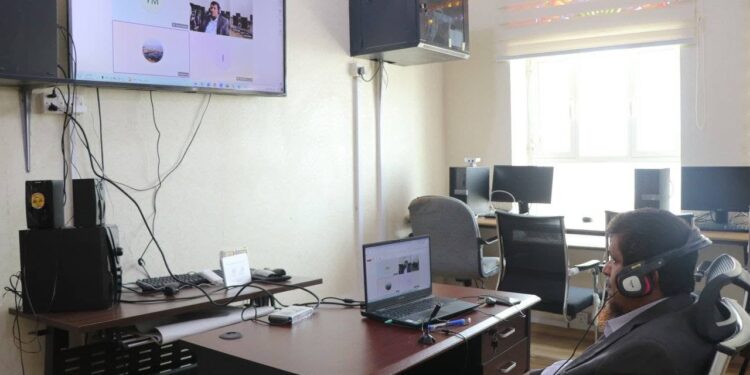 نيمر يتابع  إجراءات تعويم الناقلة (مليحة) الجانحة في ميناء نشطون