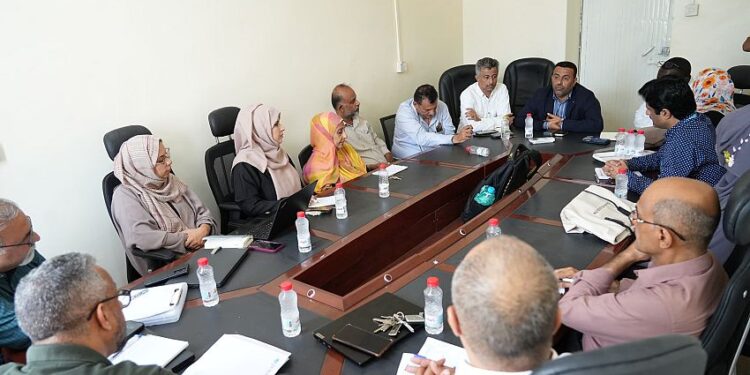 اجتماع  بعدن يناقش الترتيبات النهائية لحملة التحصين ضد شلل الأطفال