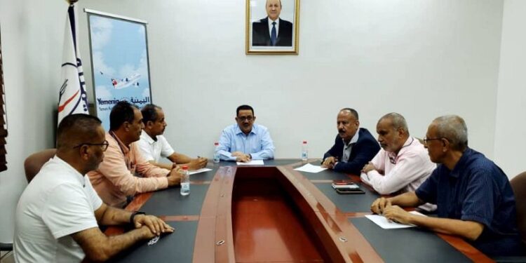 اليمنية تستعرض خطط التوسعة وتحديث الخدمات بالشركة