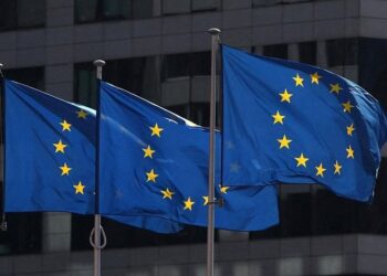 الاتحاد الأوروبي: هجمات الحوثيين على السفن  انتهاكاً للقانون الدولي