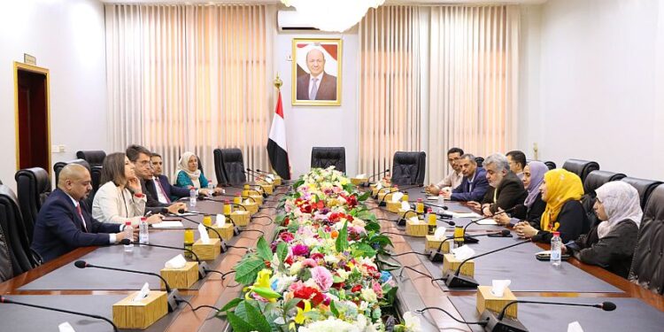 نائب وزير التخطيط يبحث مع مسؤول في البنك الدولي اوجه التعاون المشترك