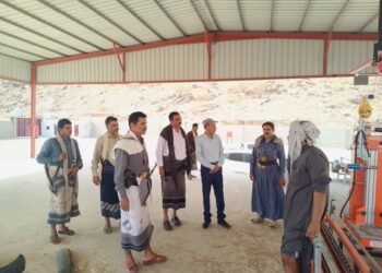 مديراً الغاز والتجارة يتفقدان محطات الغاز في بيحان بشبوه