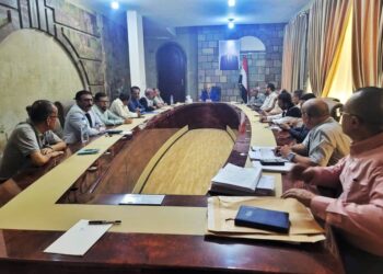 شمسان  يبحث القضايا الخدميه والاقتصاديه مع قيادات الأحزاب بتعز