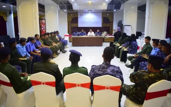 دورة تدريبية بسيئون حول المعايير الإنسانية أثناء النزاعات لرجال الأمن