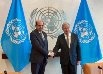 وزير الخارجية يبحث مع الأمين العام للأمم المتحدة تطورات الأوضاع في اليمن