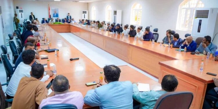 10 ملايين دولار دعم اماراتي  لقطاع الطرق بشبوه